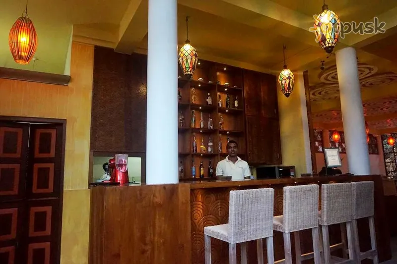 Фото отеля Thaproban Beach House 3* Унаватуна Шри-Ланка бары и рестораны