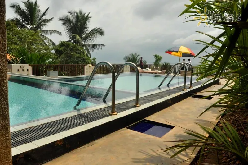Фото отеля Silan Mo Hotel 3* Мирисса Шри-Ланка экстерьер и бассейны