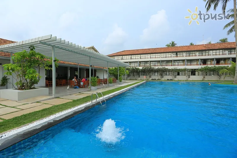 Фото отеля The Blue Water Hotel & Spa 4* Ваддува Шри-Ланка экстерьер и бассейны