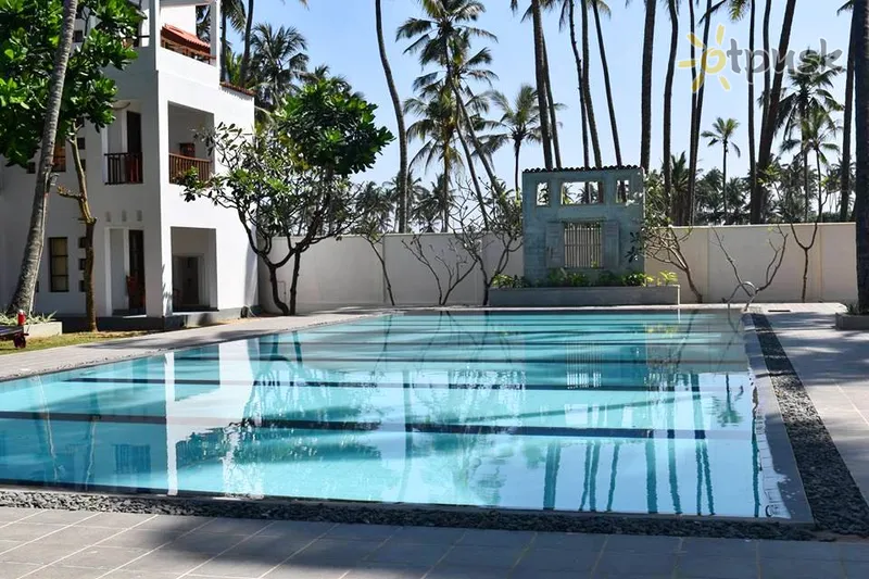 Фото отеля The Privilege Ayurveda Beach Resort 4* Ваддува Шри-Ланка экстерьер и бассейны