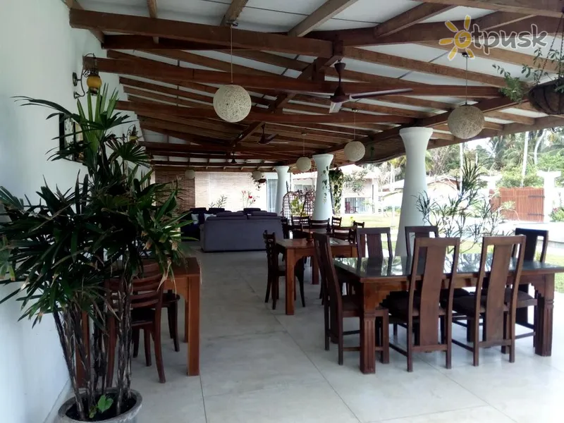 Фото отеля Villa 96 Boutique Hotel (Kalibri Hotel) 3* Амбалангода Шри-Ланка бары и рестораны
