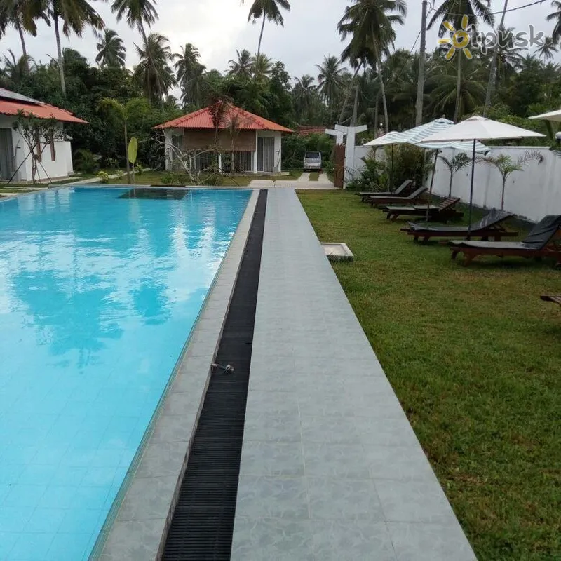 Фото отеля Villa 96 Boutique Hotel (Kalibri Hotel) 3* Ambalangoda Šri Lanka išorė ir baseinai