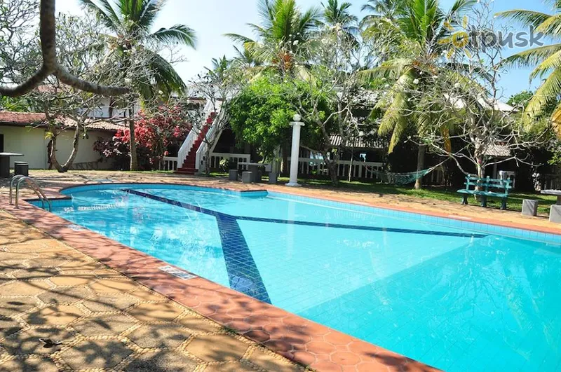 Фото отеля Ypsylon Tourist Resort 2* Берувела Шрі Ланка екстер'єр та басейни