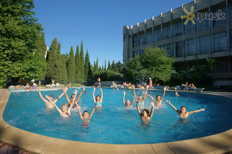 Фото отеля Чайка 2* Алушта Крим екстер'єр та басейни