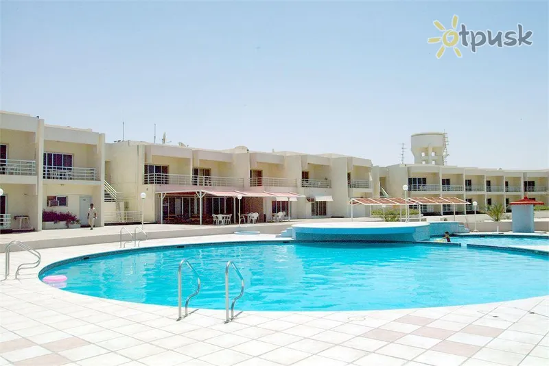 Фото отеля Golden Beach Motel 3* Шарджа ОАЭ экстерьер и бассейны