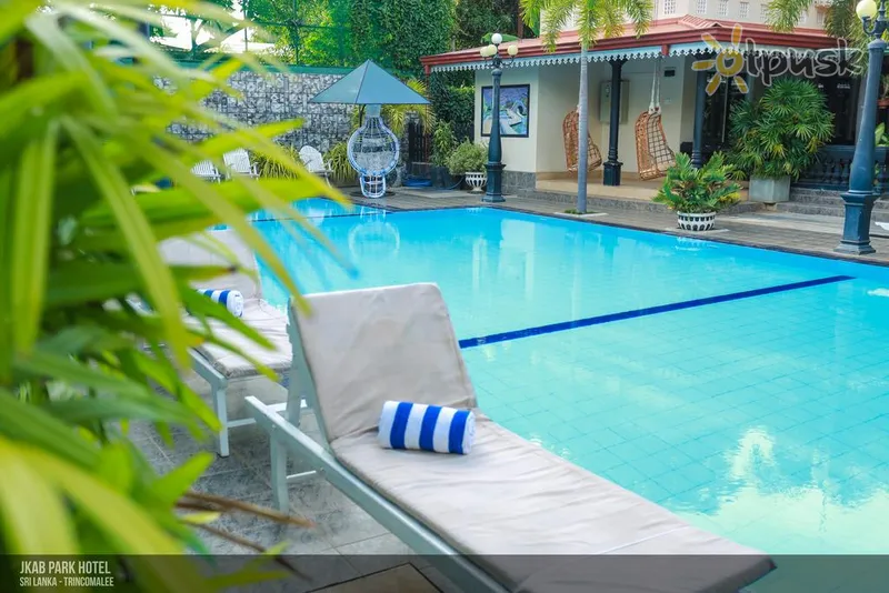 Фото отеля JKAB Park Hotel 3* Trincomalee Šri Lanka išorė ir baseinai