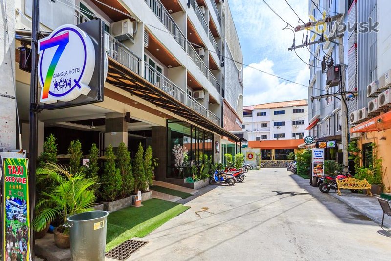 Фото отеля 7Q Bangla Hotel 3* о. Пхукет Таиланд экстерьер и бассейны