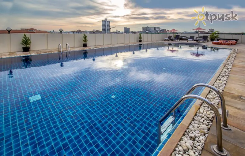 Фото отеля Nova Suites Pattaya 4* Паттайя Таїланд екстер'єр та басейни