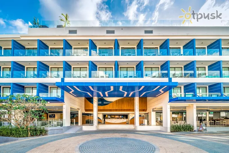 Фото отеля Clover Patong Phuket Hotel 4* о. Пхукет Таїланд екстер'єр та басейни