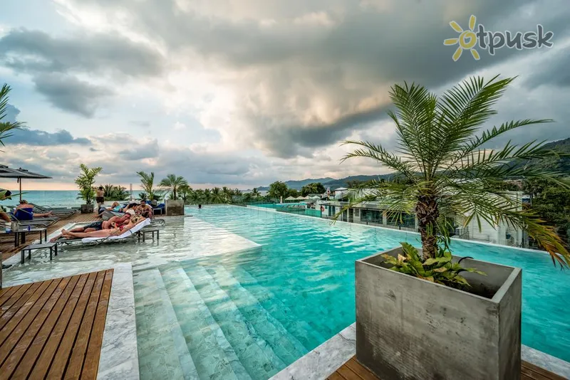 Фото отеля Clover Patong Phuket Hotel 4* о. Пхукет Таїланд екстер'єр та басейни
