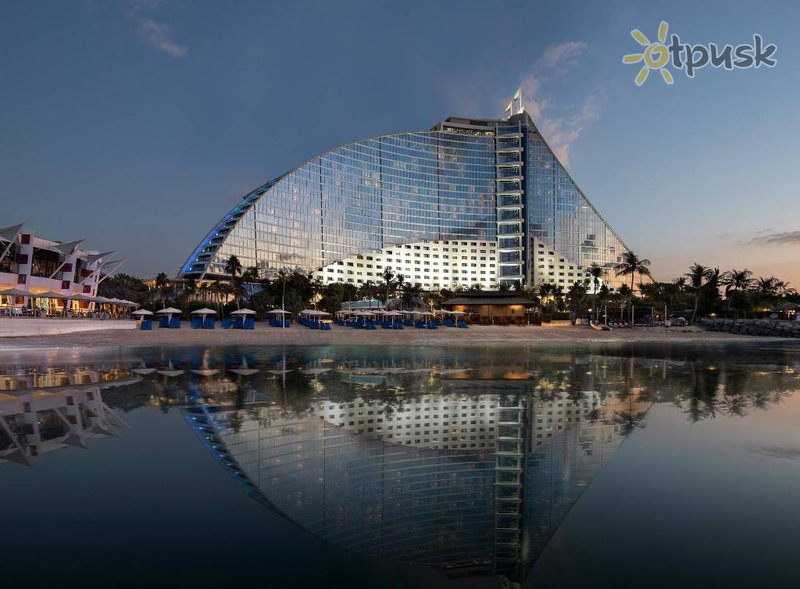 Фото отеля Jumeirah Beach Hotel 5* Дубай ОАЭ экстерьер и бассейны