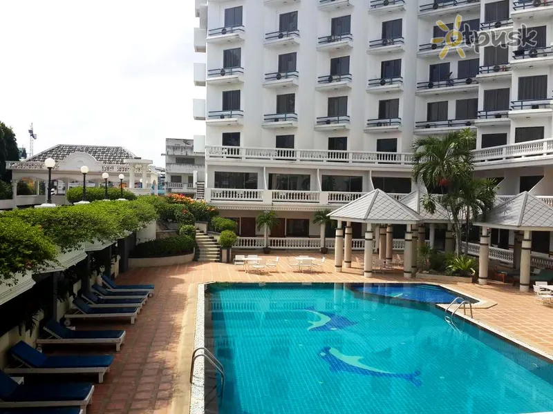 Фото отеля Caesar Palace Hotel 3* Паттайя Таиланд экстерьер и бассейны