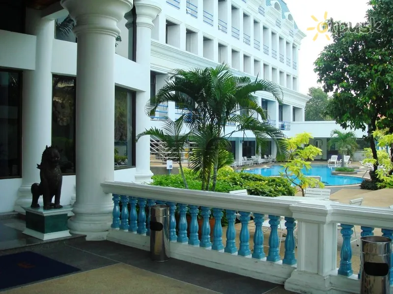 Фото отеля Camelot Hotel Pattaya 3* Паттайя Таїланд екстер'єр та басейни
