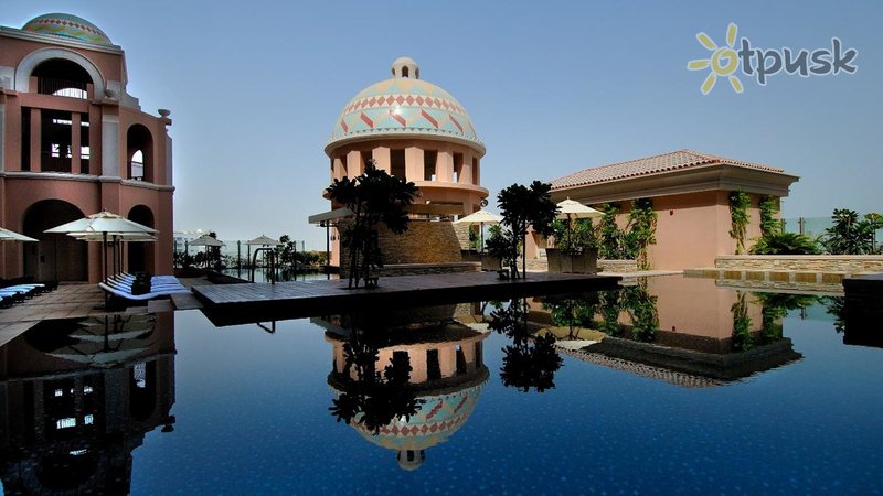 Фото отеля Kempinski Hotel Mall of the Emirates 5* Дубай ОАЭ экстерьер и бассейны