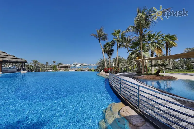 Фото отеля Le Meridien Mina Seyahi Beach Resort & Marina 5* Dubajus JAE išorė ir baseinai