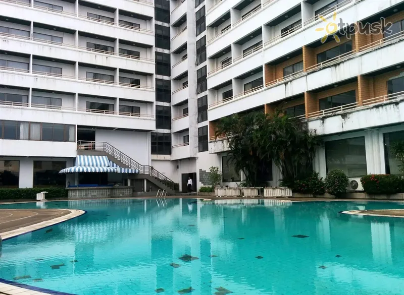 Фото отеля Century Pattaya Hotel 3* Паттайя Таїланд екстер'єр та басейни
