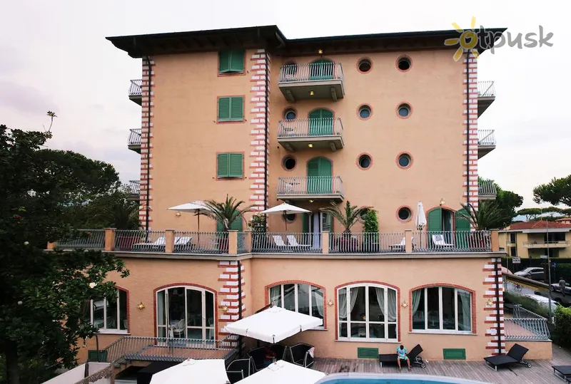 Фото отеля La Pigna Hotel 3* Виареджио Италия экстерьер и бассейны