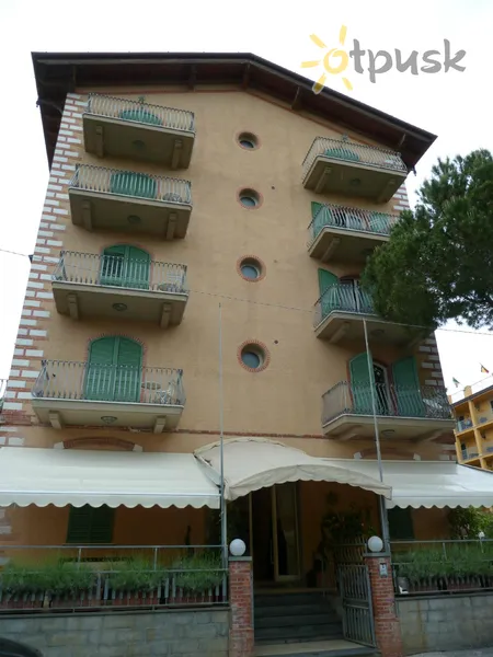 Фото отеля La Pigna Hotel 3* Viareggio Itālija ārpuse un baseini
