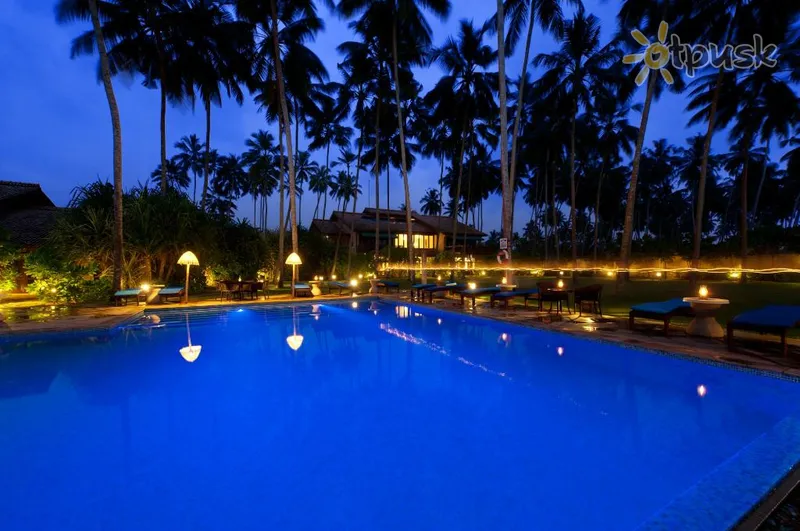 Фото отеля Reef Villa & Spa 5* Ваддува Шри-Ланка экстерьер и бассейны