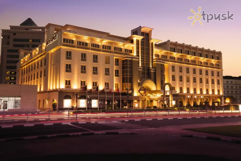 Фото отеля Mövenpick Hotel & Apartments Bur Dubai 5* Дубай ОАЕ екстер'єр та басейни