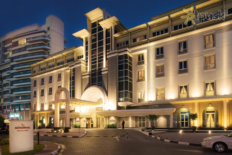 Фото отеля Mövenpick Hotel & Apartments Bur Dubai 5* Дубай ОАЭ экстерьер и бассейны