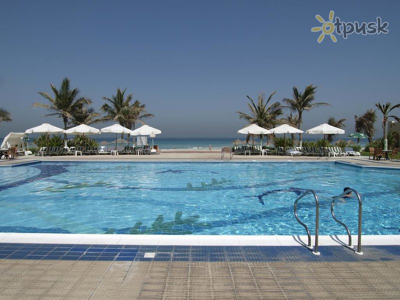 Фото отеля Umm Al Quwain Beach Hotel 4* Умм Аль-Кувейн ОАЭ экстерьер и бассейны
