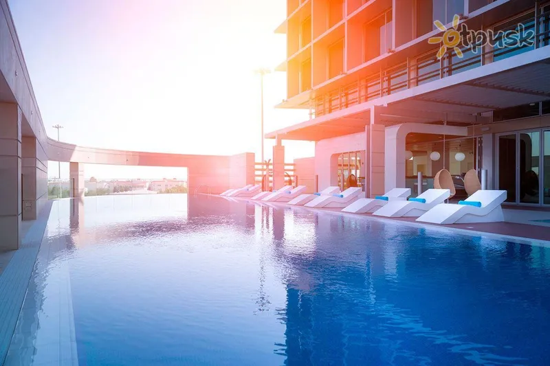 Фото отеля Novotel Abu Dhabi Al Bustan Hotel 4* Абу Дабі ОАЕ екстер'єр та басейни