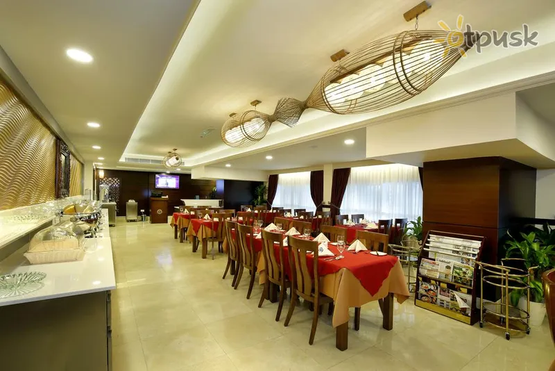 Фото отеля Queen Palace Hotel 4* Абу Дабі ОАЕ бари та ресторани
