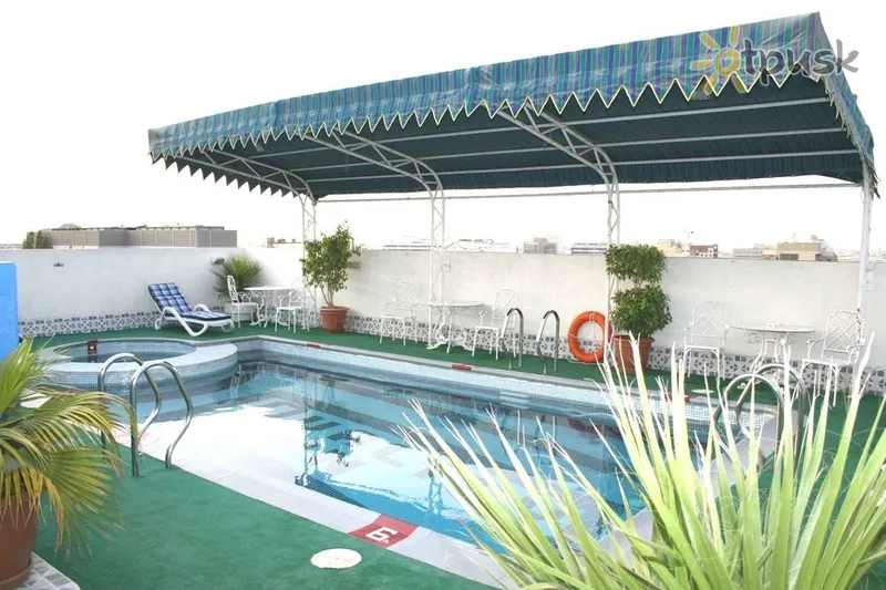 Фото отеля Ramee Guestline Hotel 2* Дубай ОАЭ экстерьер и бассейны