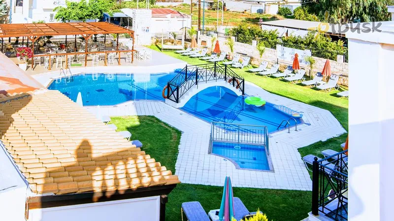 Фото отеля Yiannis Manos Hotel Resort 1* par. Krēta - Herakliona Grieķija ārpuse un baseini