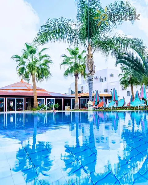 Фото отеля Yiannis Manos Hotel Resort 1* о. Крит – Іракліон Греція екстер'єр та басейни