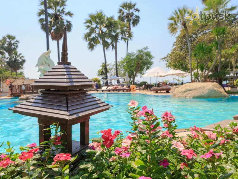 Фото отеля Long Beach Garden Hotel & Spa 4* Паттайя Таиланд экстерьер и бассейны