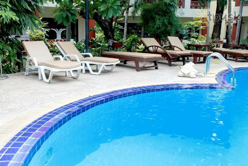 Фото отеля Mermaid's Beach Resort Jomtien 3* Паттайя Таїланд екстер'єр та басейни