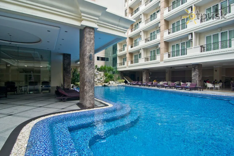 Фото отеля Miracle Suite 4* Паттайя Таиланд экстерьер и бассейны