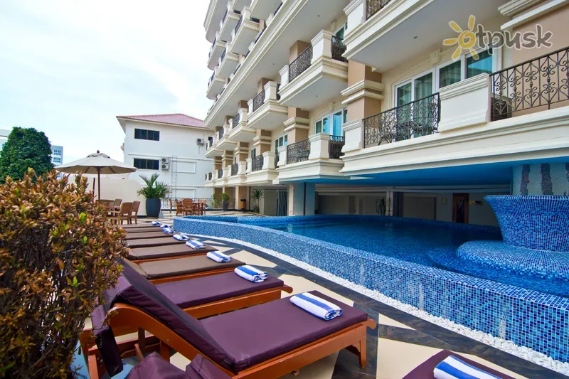 Фото отеля Miracle Suite 4* Паттайя Таїланд екстер'єр та басейни