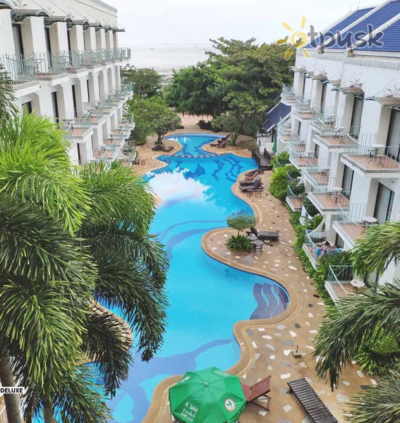 Фото отеля Kram Pattaya 3* Паттайя Таїланд екстер'єр та басейни