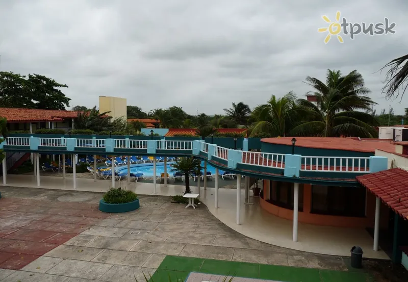 Фото отеля Islazul Oasis Hotel 2* Варадеро Куба экстерьер и бассейны