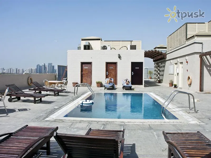Фото отеля Ramee Royal Hotel 4* Дубай ОАЕ екстер'єр та басейни