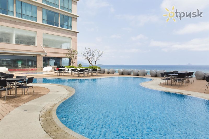 Фото отеля Diamond Bay Hotel 5* Нячанг Вьетнам экстерьер и бассейны