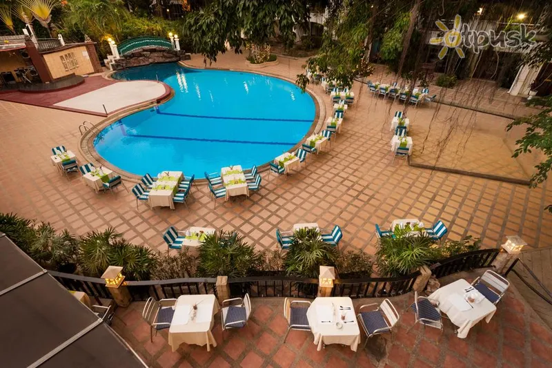 Фото отеля Pinnacle Grand Jomtien Resort 4* Паттайя Таиланд экстерьер и бассейны