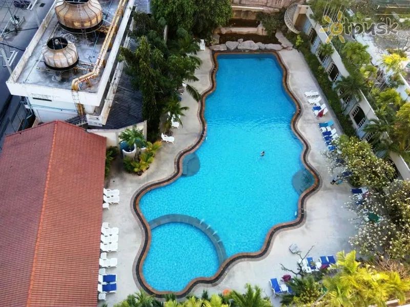 Фото отеля Royal Twins Palace Hotel 3* Pataja Tailandas išorė ir baseinai