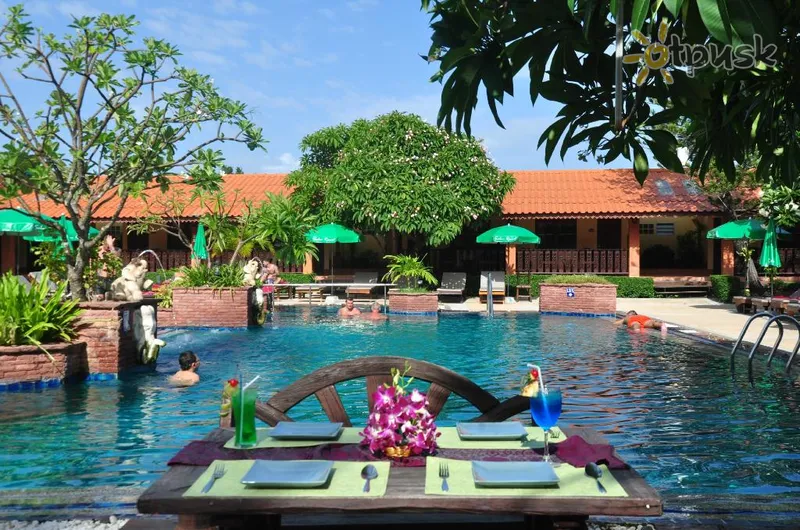 Фото отеля Sabai Resort Pattaya 3* Паттайя Таїланд екстер'єр та басейни