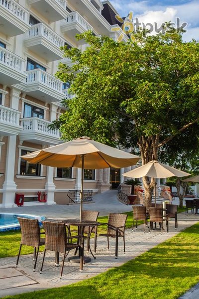 Фото отеля Orbit Resort & Spa 4* Нячанг Вьетнам экстерьер и бассейны