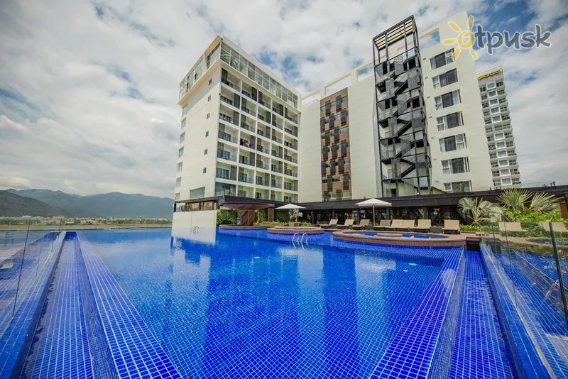 Фото отеля Quinter Central Nha Trang 4* Нячанг В'єтнам екстер'єр та басейни