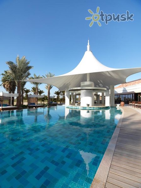 Фото отеля The Ritz-Carlton 5* Дубай ОАЭ экстерьер и бассейны