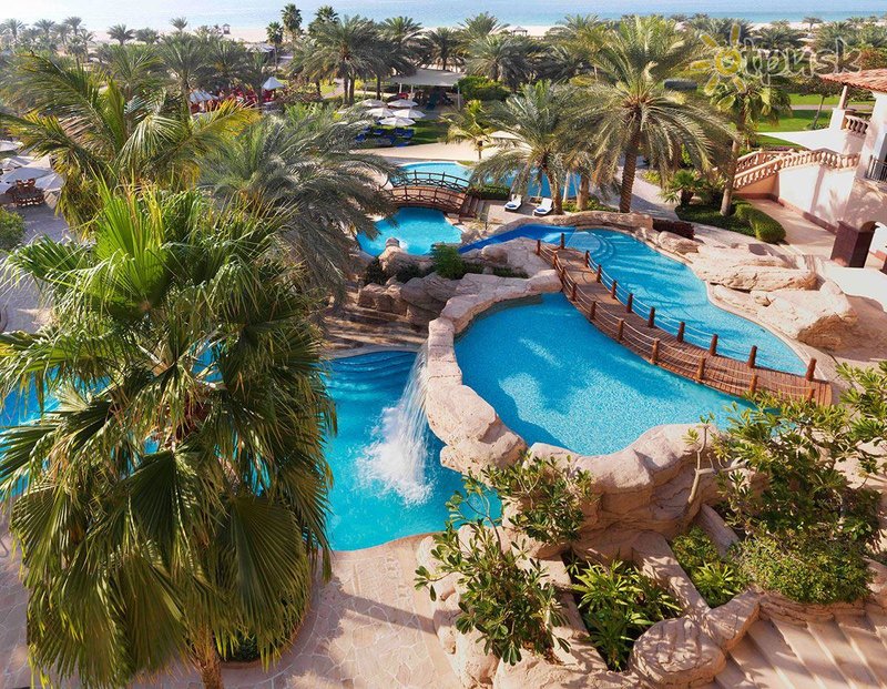 Фото отеля The Ritz-Carlton 5* Дубай ОАЭ экстерьер и бассейны