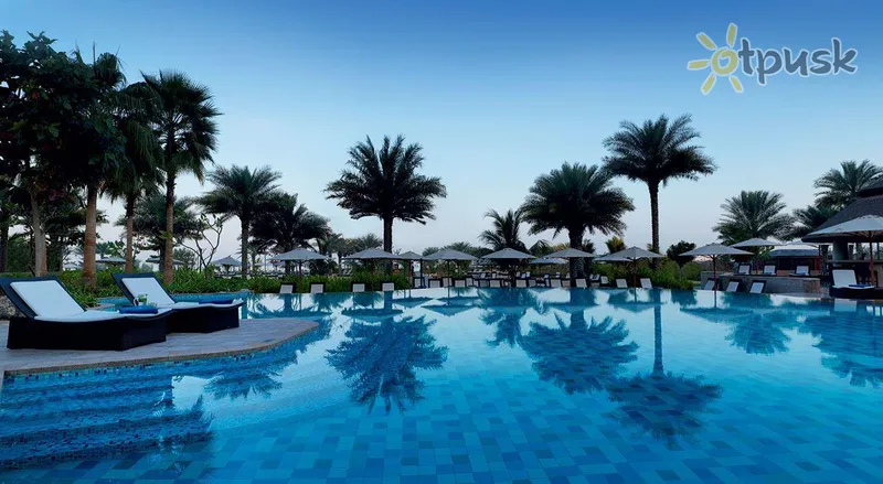 Фото отеля The Ritz-Carlton 5* Dubajus JAE išorė ir baseinai