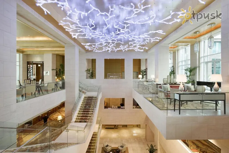 Фото отеля The Ritz-Carlton Dubai International Financial Centre 5* Дубай ОАЭ лобби и интерьер
