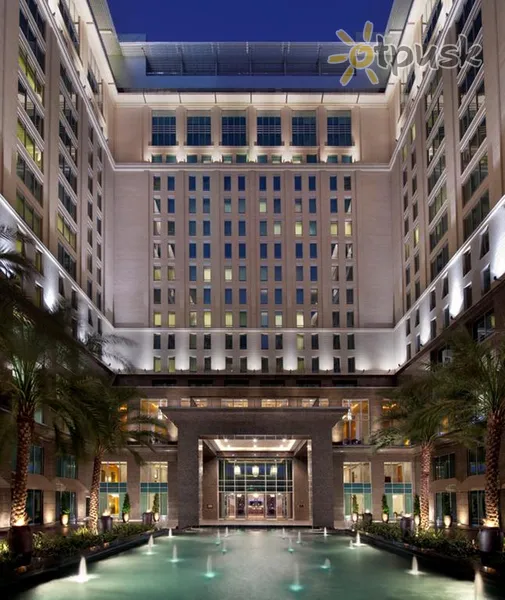 Фото отеля The Ritz-Carlton Dubai International Financial Centre 5* Dubaija AAE ārpuse un baseini