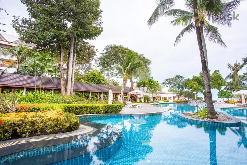 Фото отеля Novotel Rayong Rim Pae Resort Hotel 4* Паттайя Таиланд экстерьер и бассейны